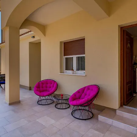Apartament 1 Bedroom Awesome In *