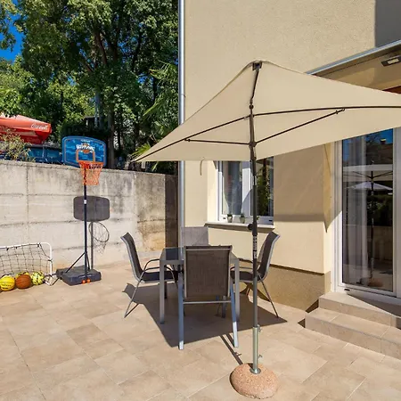 Apartament 1 Bedroom Awesome In Lovran