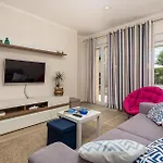 1 Bedroom Awesome In *