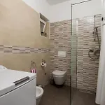 1 Bedroom Awesome In Apartment *