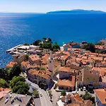 1 Bedroom Awesome In *