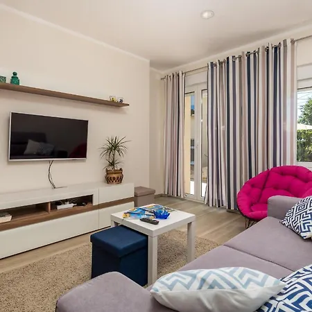 1 Bedroom Stunning In *