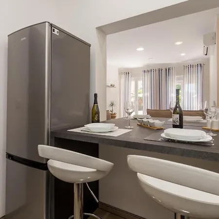 1 Bedroom Awesome In Lägenhet *