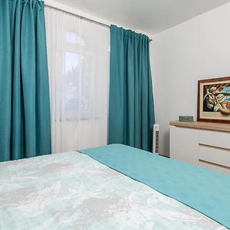 1 Bedroom Stunning In *