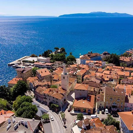 1 Bedroom Stunning In *